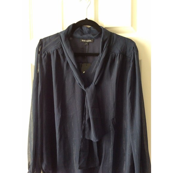 NWT Basic Model Long Sleeve Navy Blouse - Large - Picture 2 of 7